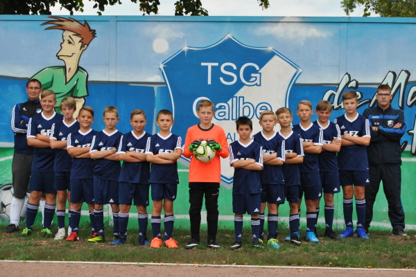 Die neue D-Jugendmannschaft der TSG Calbe stellt sich vor. | Foto: Verein