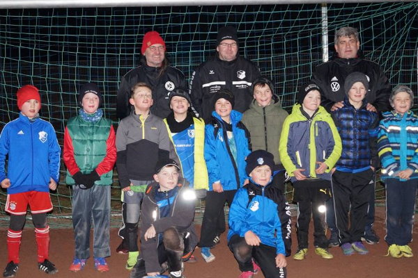 Gemeinsames Erinnerungsfoto nach dem erfolgreichen DFB-Training. | Foto: Verein