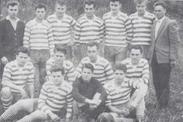 1964 - Oben von links 1. Reihe: Lahne, Haupt, Gruzla, Riemer, Schütze, Bertram, Elze 2. Reihe: Körner, Wiehe, Knopf, Ebel unten: Eisenhardt, Neidt, Körting