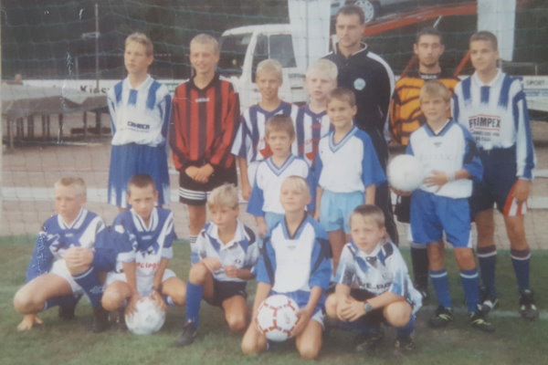 In der Halbzeitpause konnten die Nachwuchskicker der TSG Calbe den Keeper des VfL im Elfmeterduell fordern.