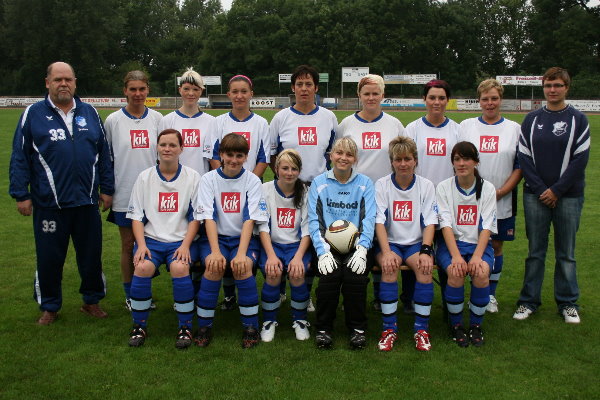 Frauen Hinten von links: Gunda Jobs, Jenny Kemp, Ellen Schrader, Susanne Schnürpel, Jessika Jaffke,  Marion Marx, Susan Hoppe, Janine Lübcke Vorne von links: Anika Rittweger, Carolin Tacke, Dana Schulze, Alina Klapproth, Virginia Grünewald,  Madlen Wenhard Es fehlen: Pia Albrecht, Cindy Ballschuweit, Cynthia Rothe und Marlen Hollemann