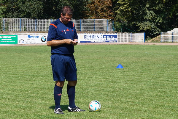 Schiedsrichter Marcel Kautz beim Sommercup der G-Jugendkicker im Hegerstadion. | Foto: Verein
