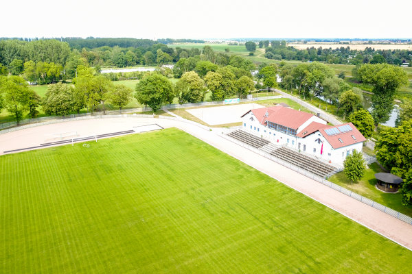 Das Hegerstadion in Calbe von oben - Blick 2.